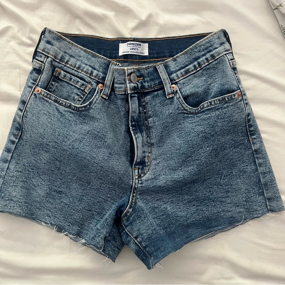 🧵Levi’s Denim Shorts